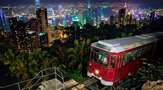 ビクトリアピークピークからの100万ドルの夜景と四川レストランでの夕食